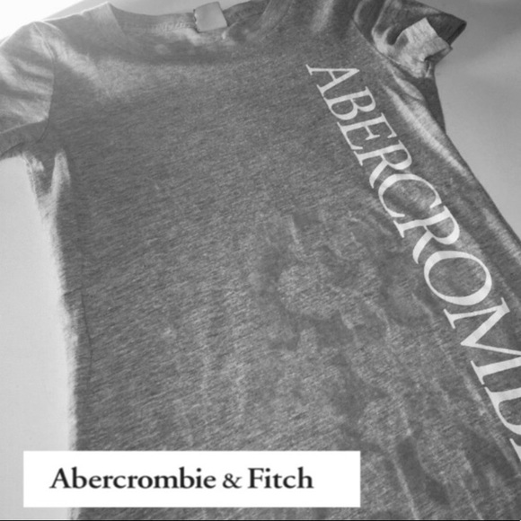 Abercrombie & Fitch Tops - 🍒Abercrombie T-shirt